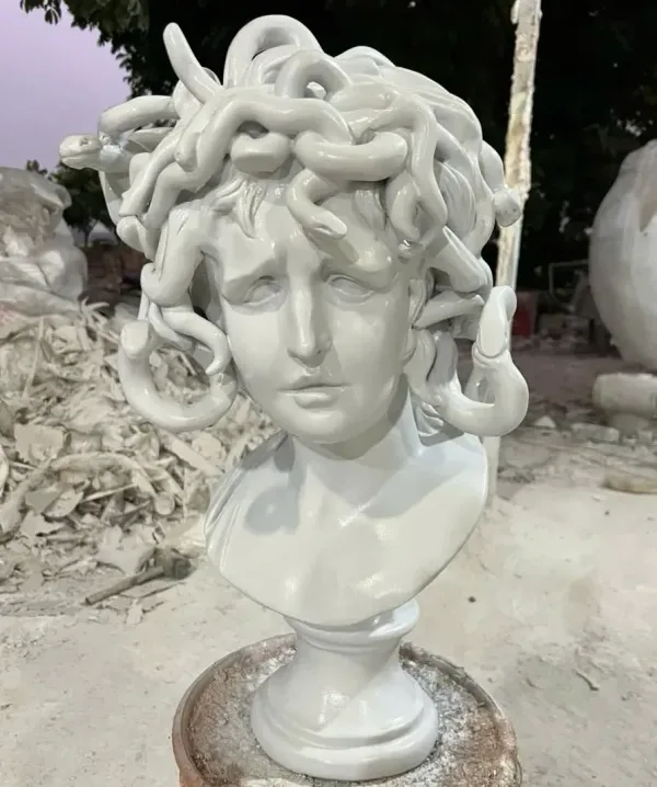 Mô hình tượng Medusa bằng composite