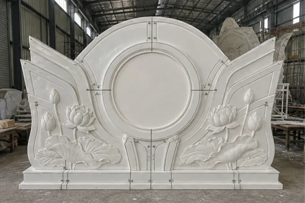 bản thiết kế mô hình composite theo tỷ lệ người thật, thể hiện mặt chính, vị trí logo và điểm chia module để duyệt sản xuất